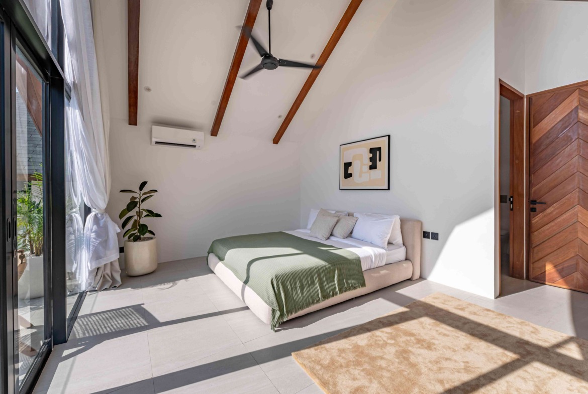 WhatsApp Image 2025-10-15 at 17.54.35 (1)